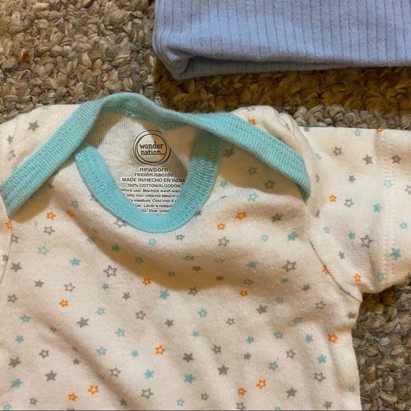 4 Piece 0-3 Months Baby Girl Set ♥️ - Picture 5 of 6